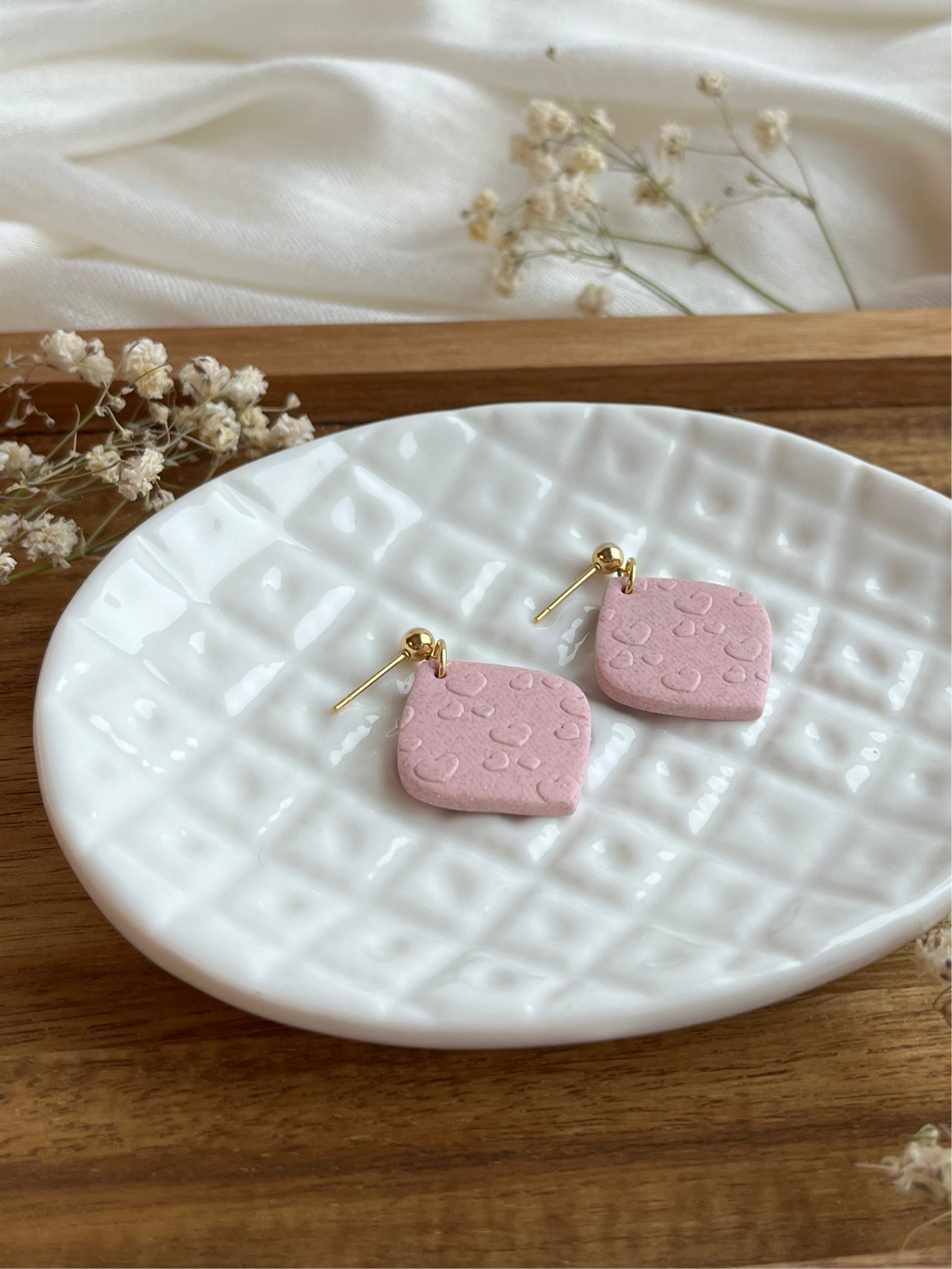b. Fill My Heart, lightweight earrings, everyday wear jewelry, romantic style