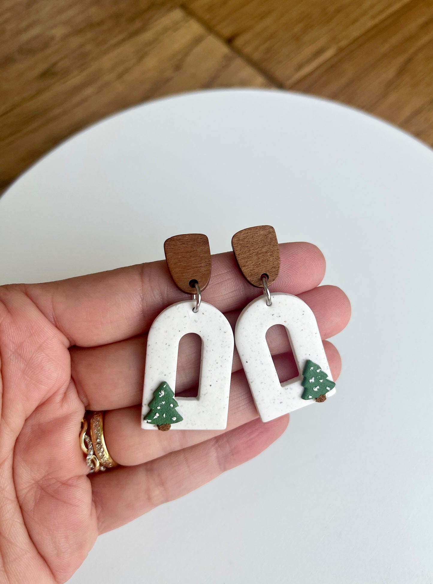 5. Pendientes navideños, hechos a mano, arcilla polimérica