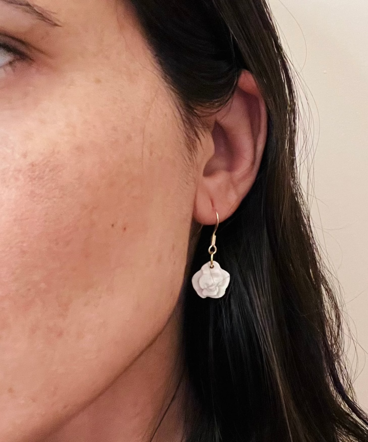 a. Pure beauty, lightweight earrings, everyday wear jewelry, romantic style