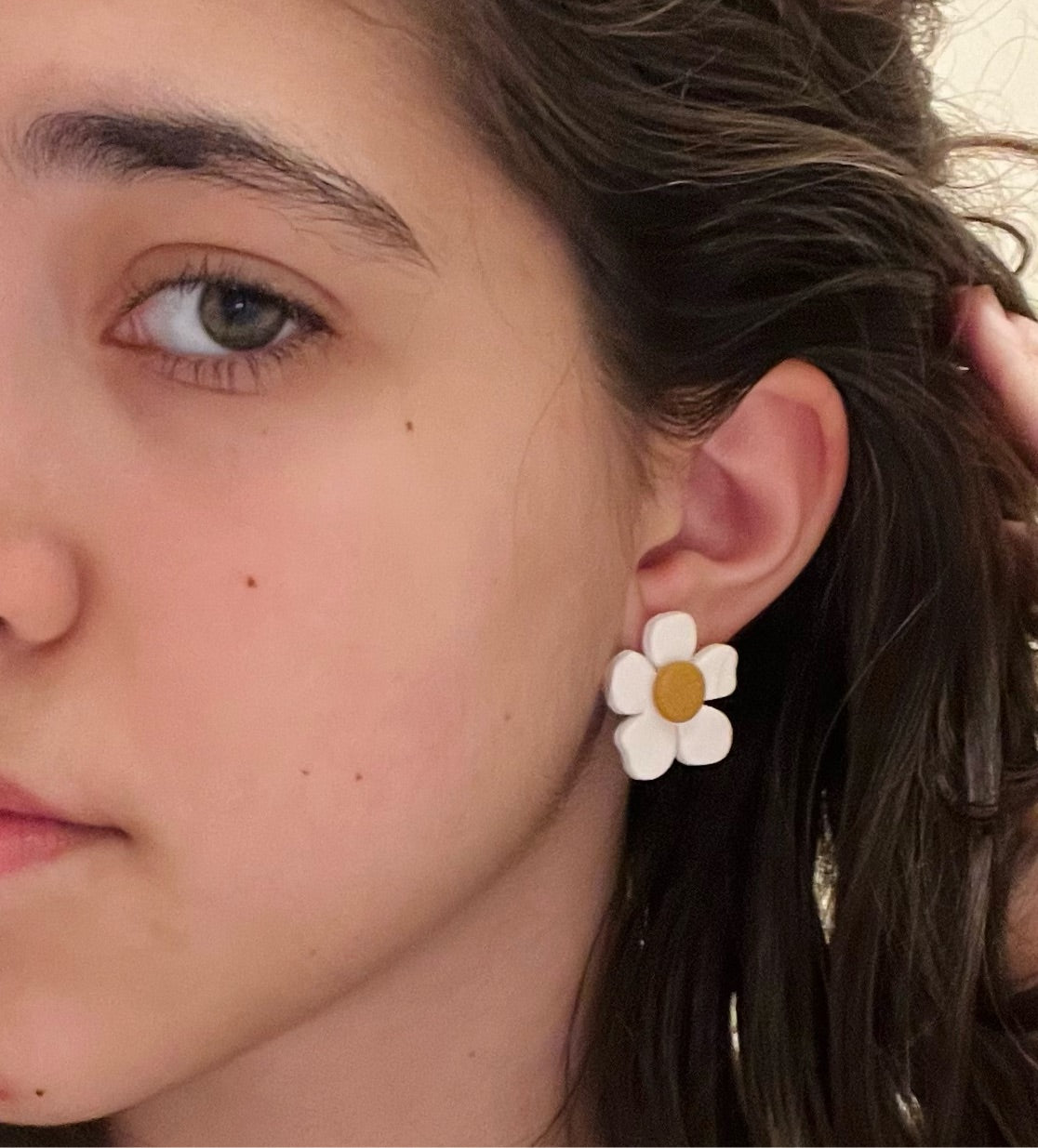 6. Daisy - handmade polymer clay earring stud
