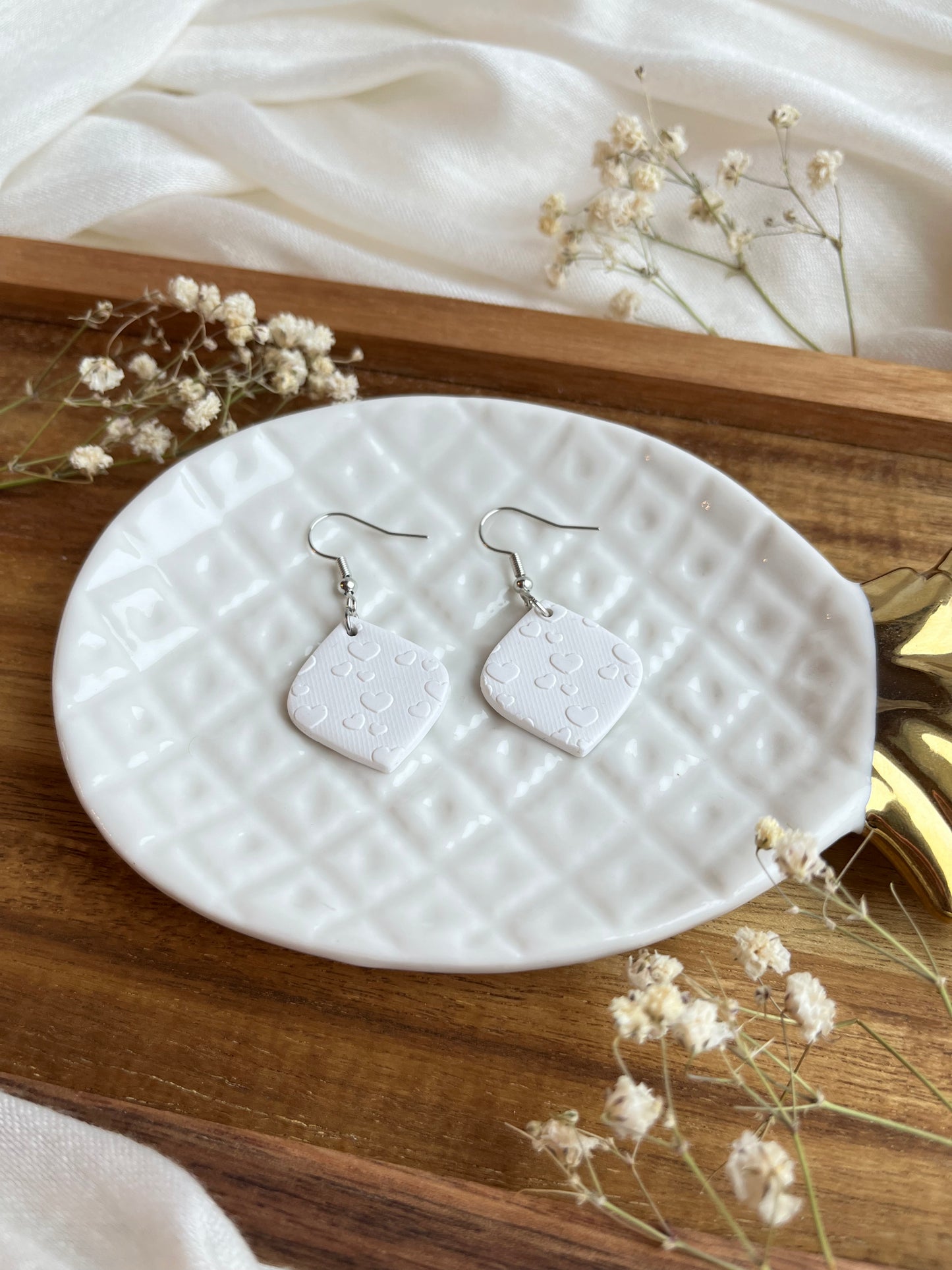 b. Fill My Heart, lightweight earrings, everyday wear jewelry, romantic style