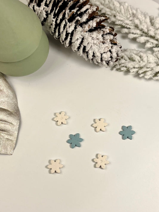 1.7 Snow flake studs, lightweight, statement jewelry, holiday jewelry