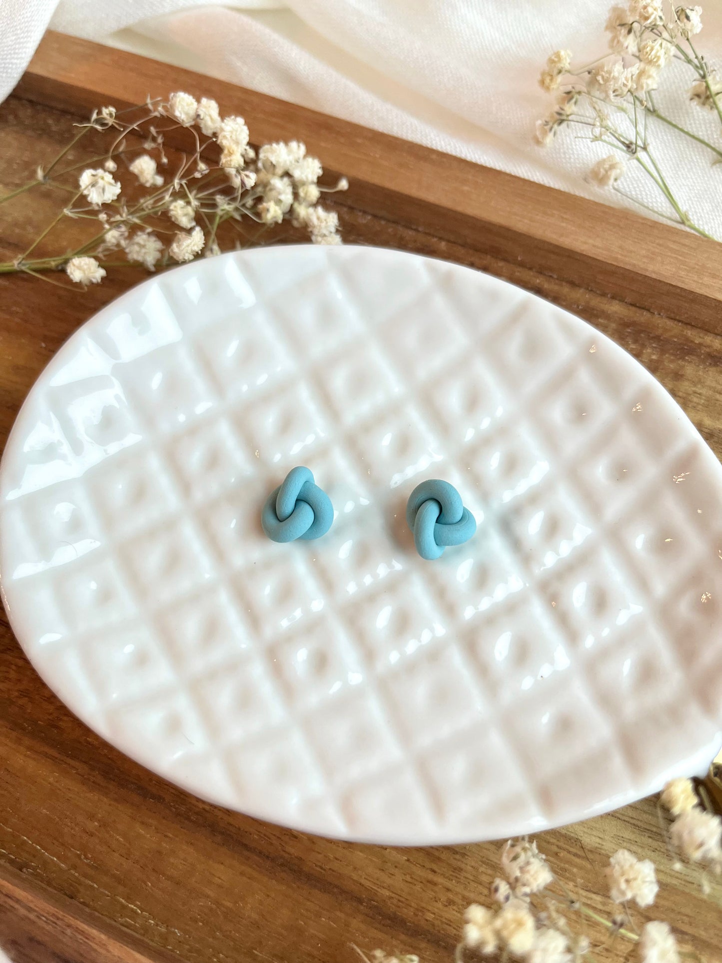 b. Little Knots, lightweight earrings, everyday wear jewelry