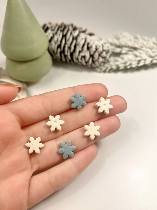 a. Snow flake studs,  lightweight, statement jewelry, holiday jewelry